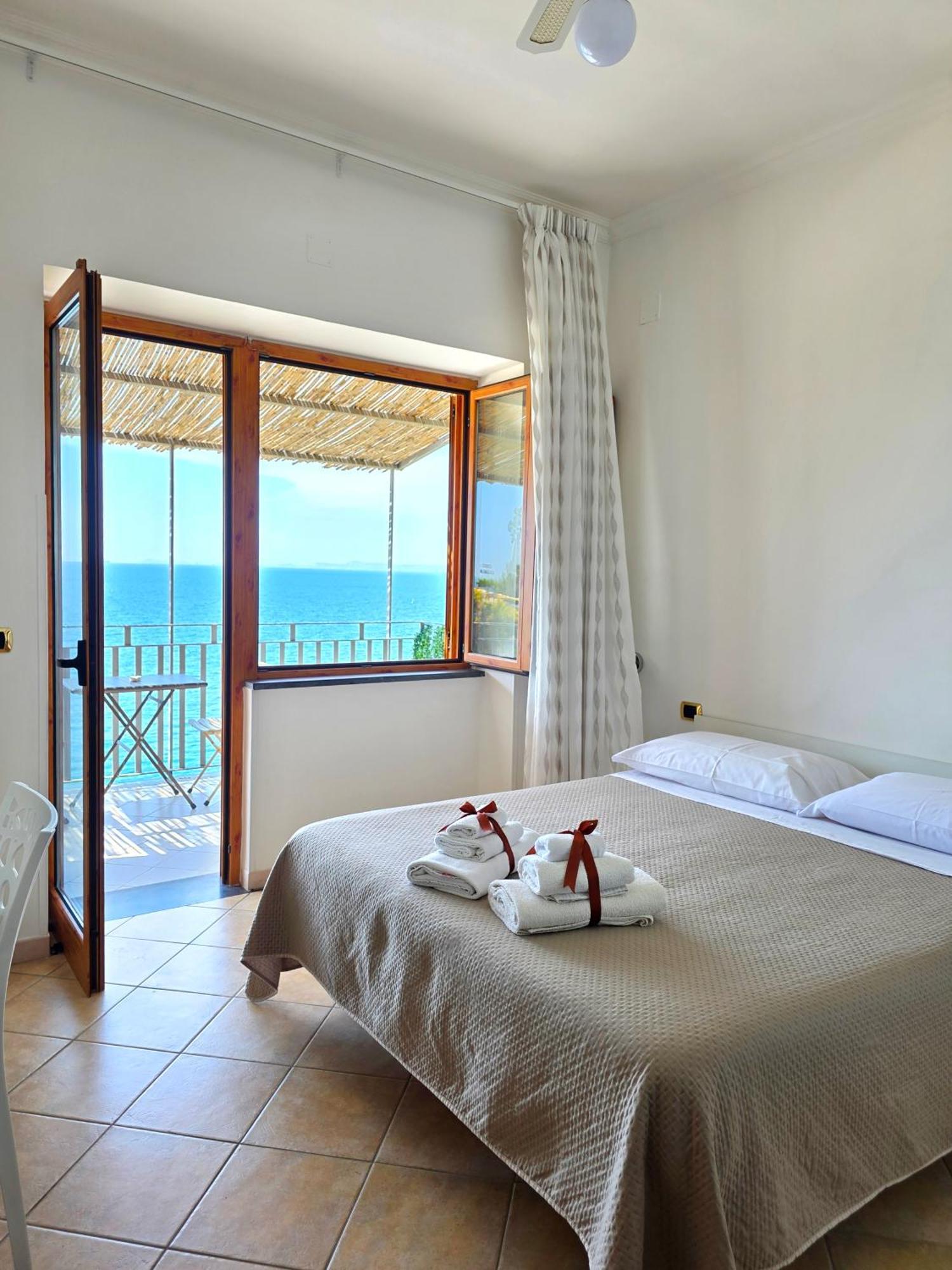 Oasi Relais Bed & Breakfast Vico Equense Bagian luar foto